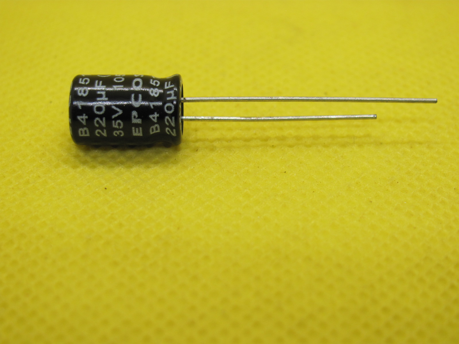 15312227008-220uf-35v