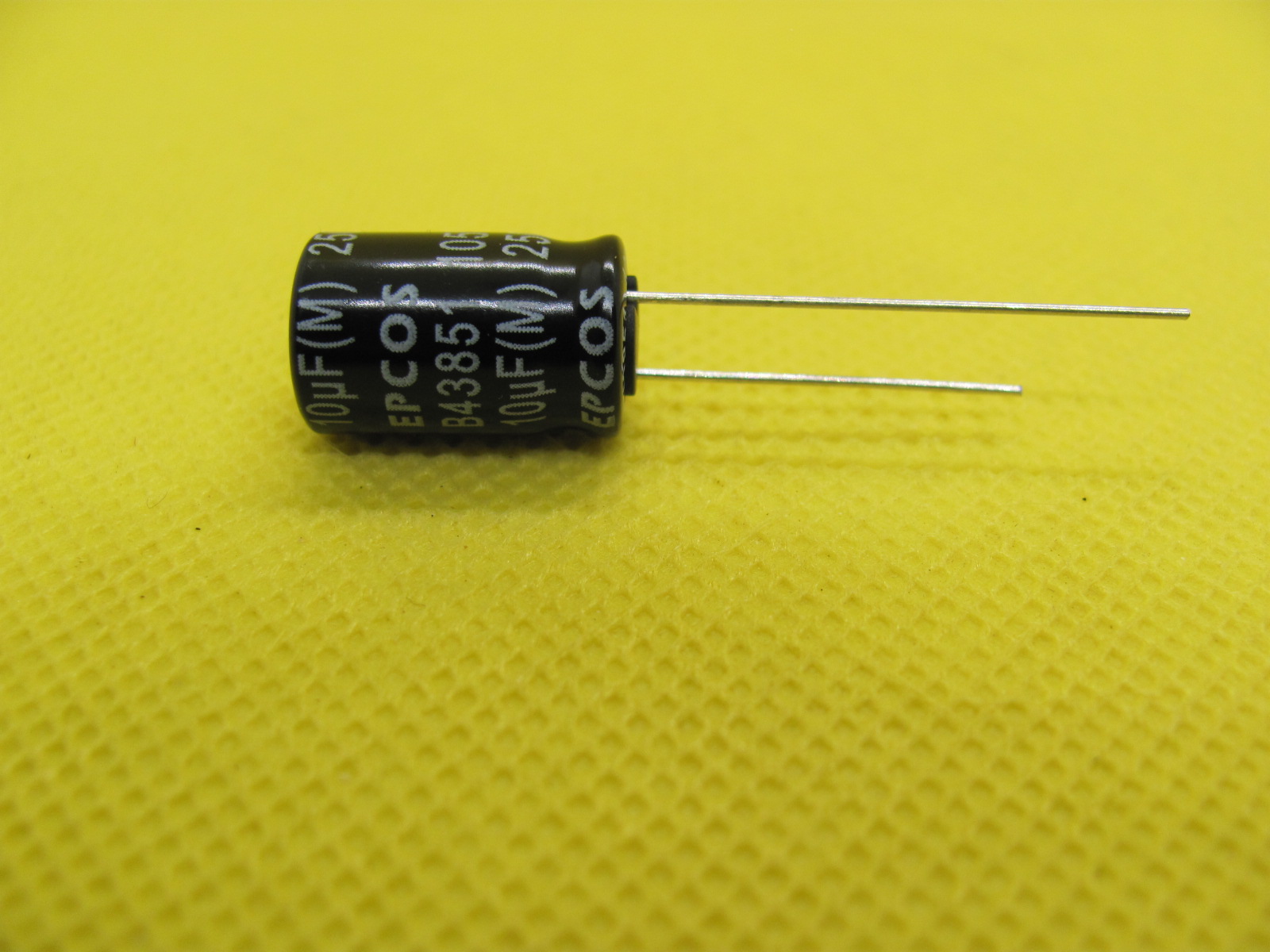 15312229108-10uf-25v-1