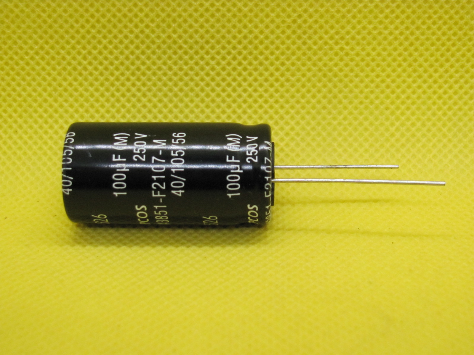 15312229530-100uf-250v-1