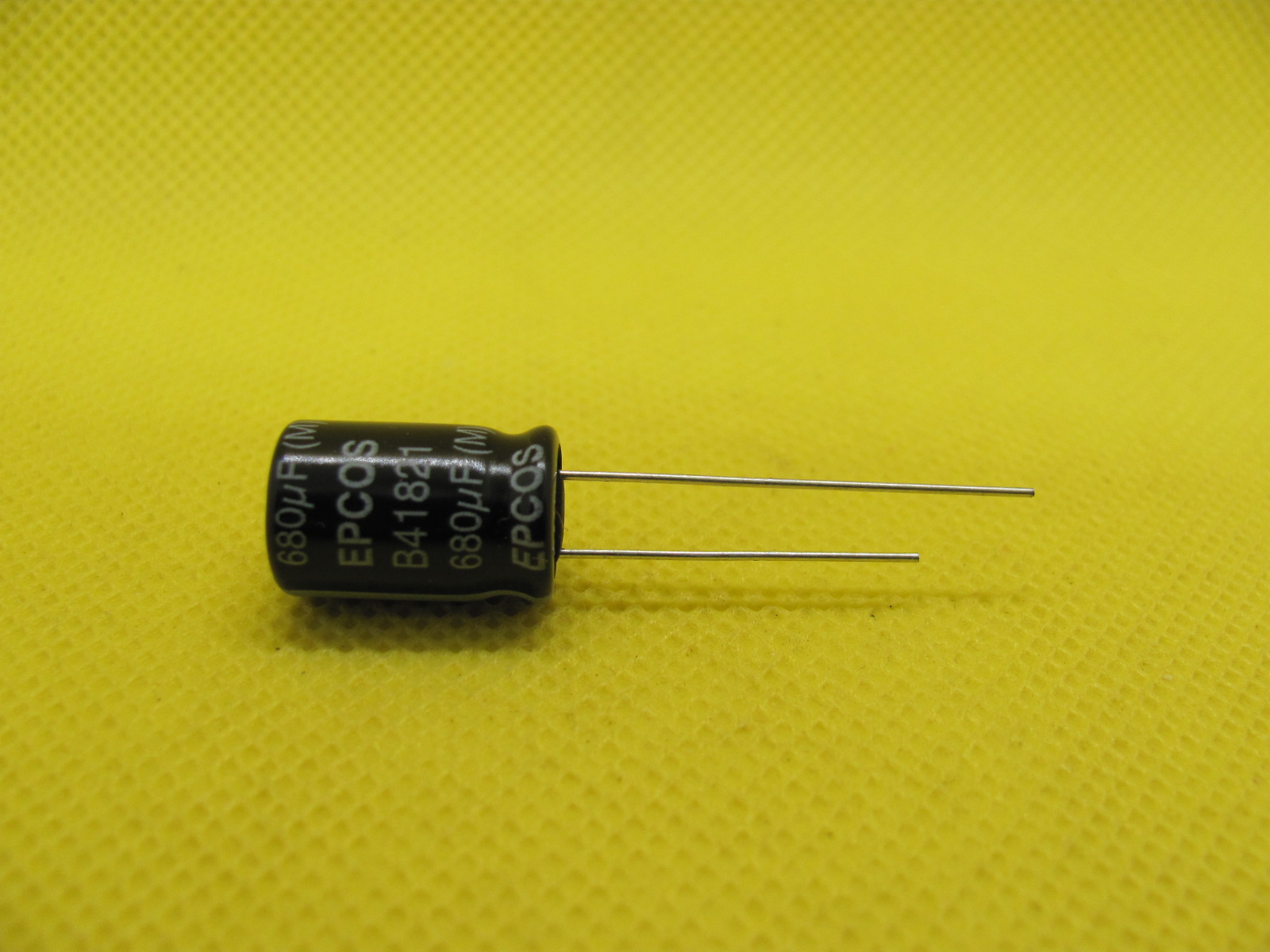 15312651058-680uf-16v