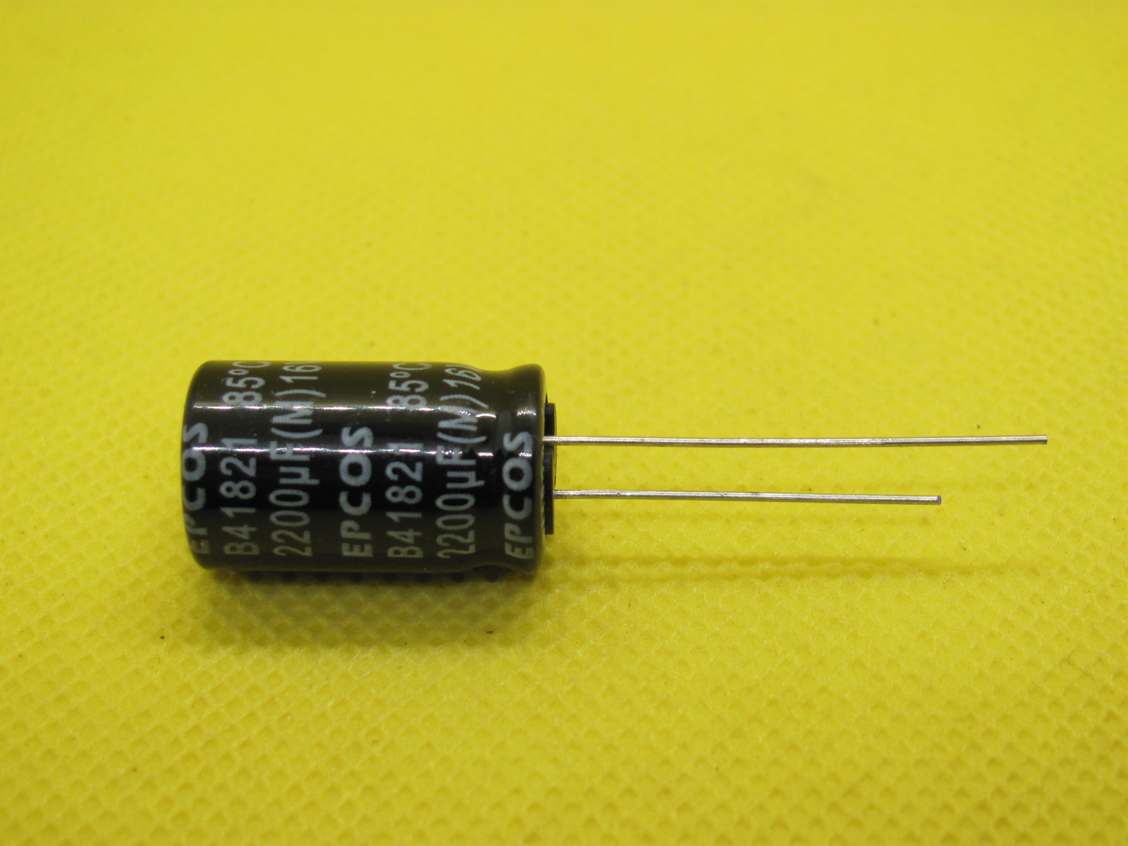 15313973225-2200uf-16v