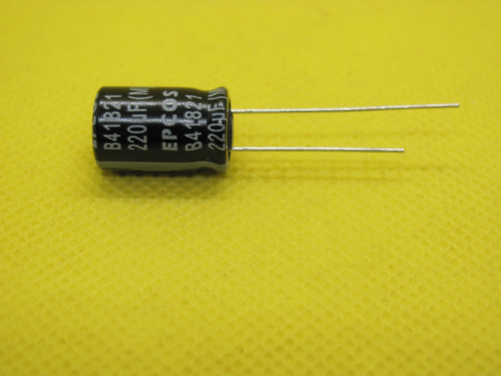 15314010612-220uf-63v