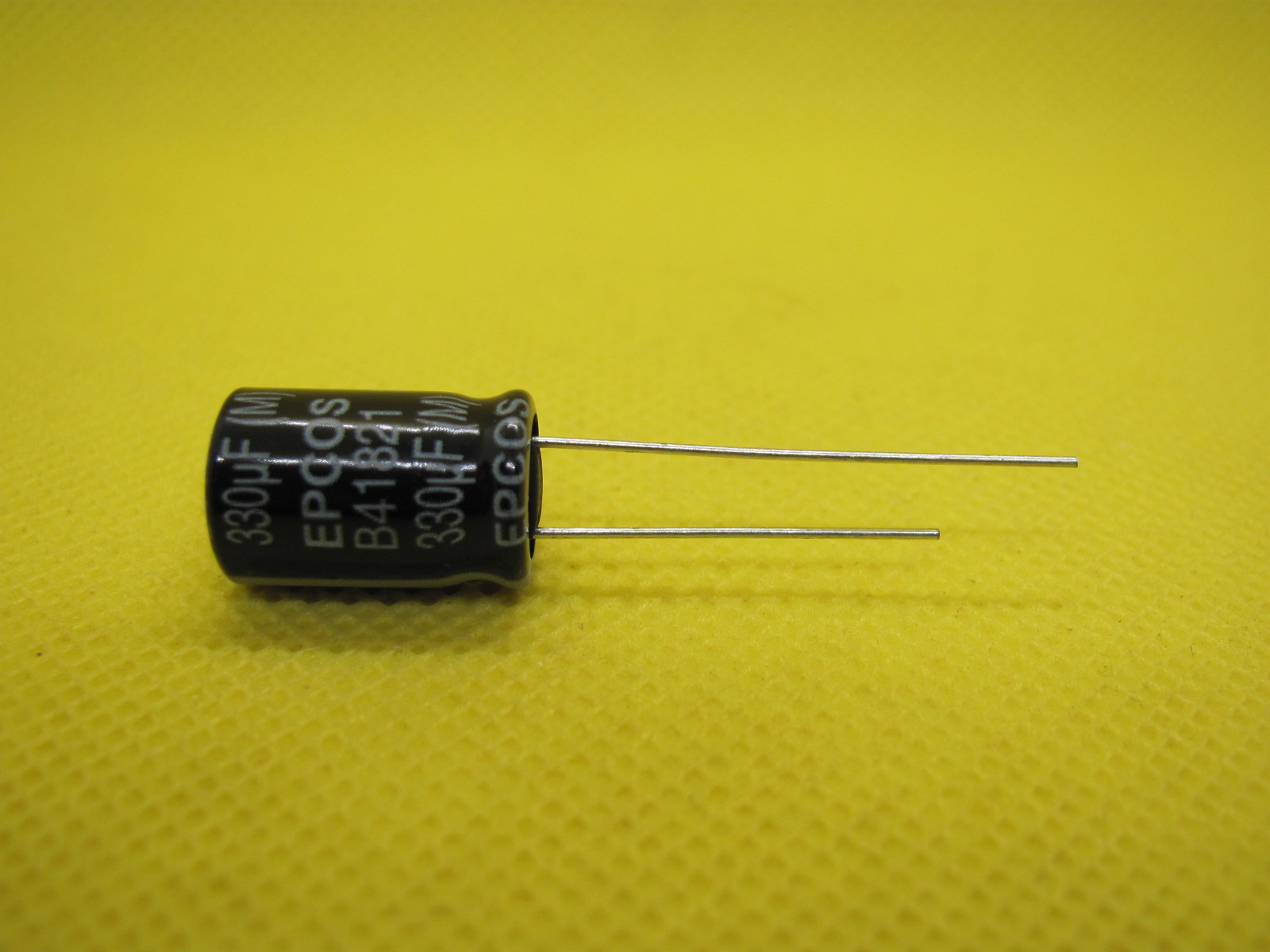 15314038438-330uf-50v