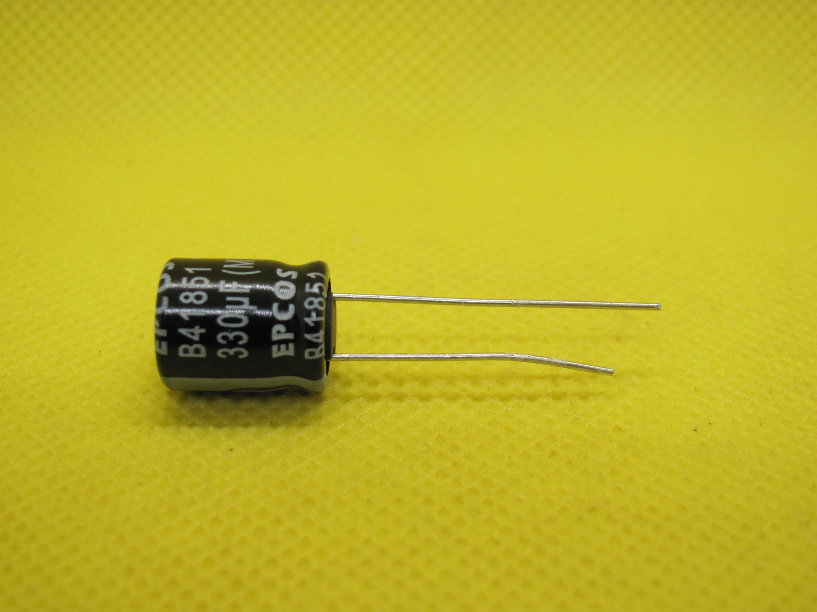 15314038448-330uf-25v