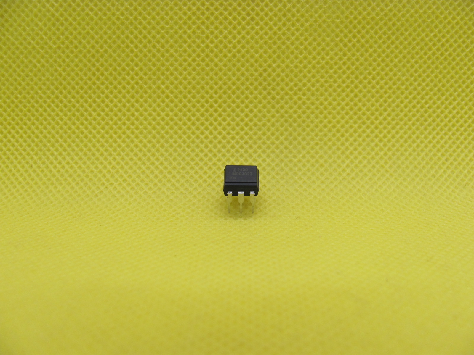 15321617111-moc3023