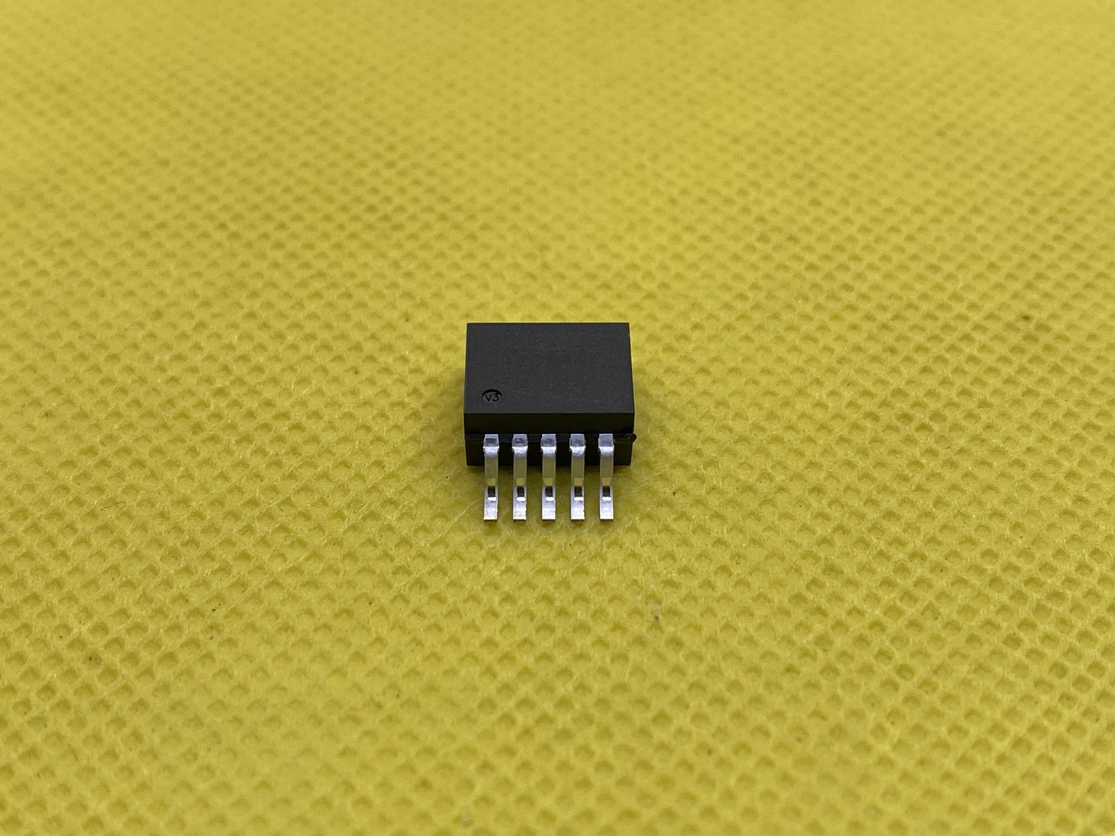15324066071-lm2575hvs-12-smd