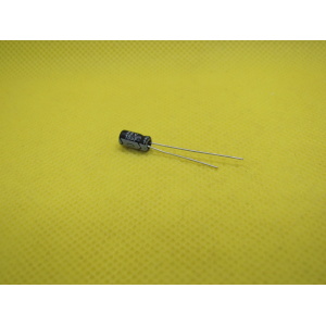 Capacitor Eletrolítico 10uF X 25V KETUO 105°C