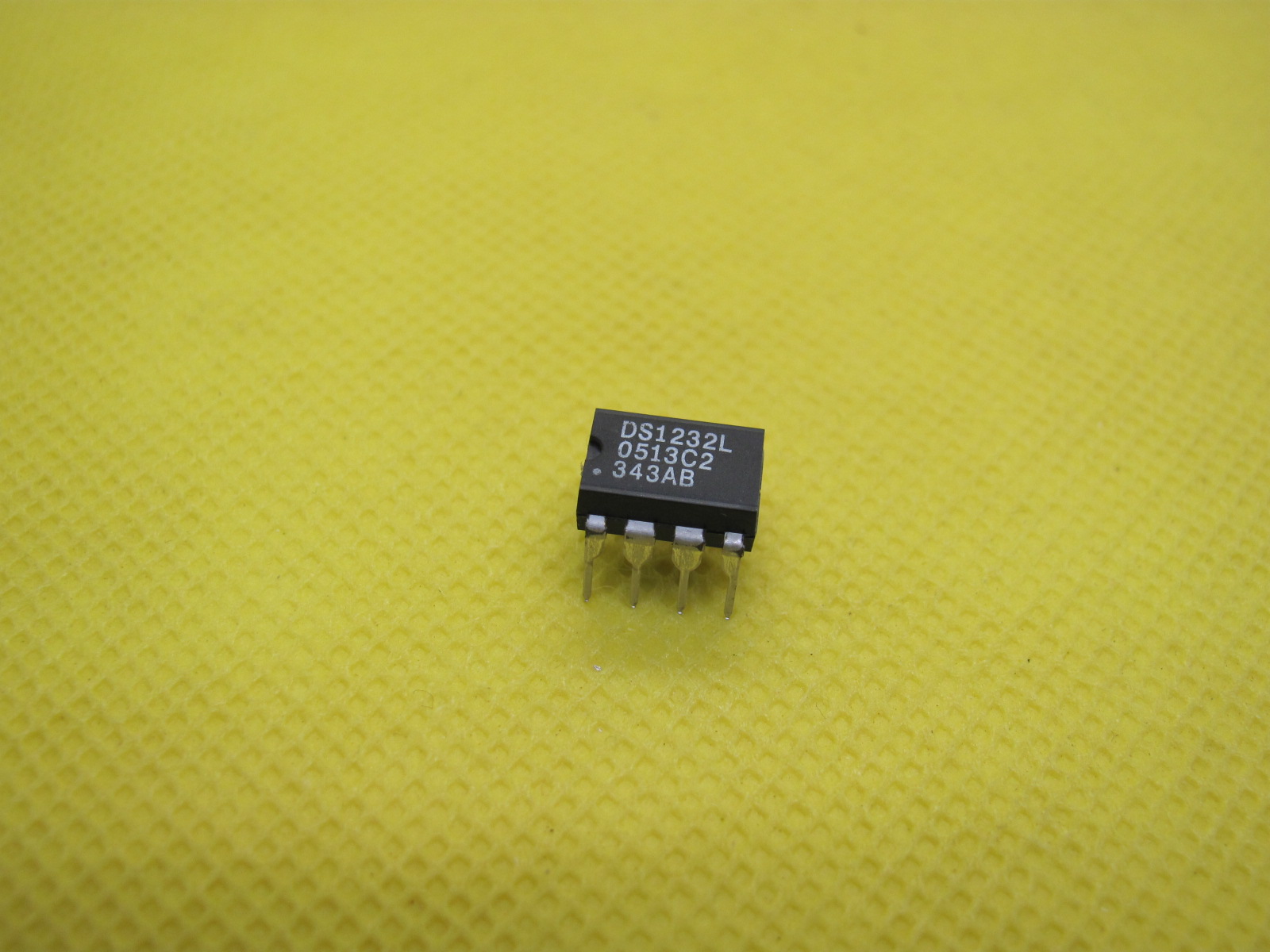 15332920024-ds1232l