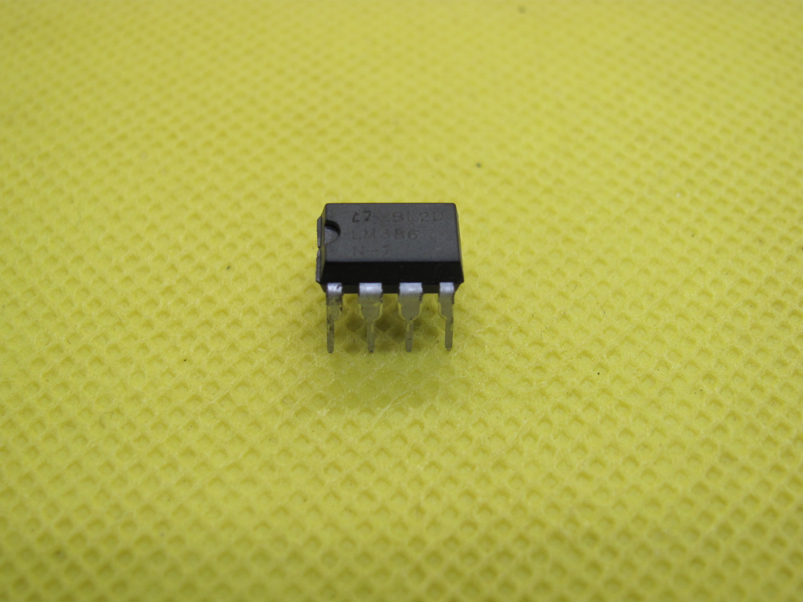 15365707530-lm386