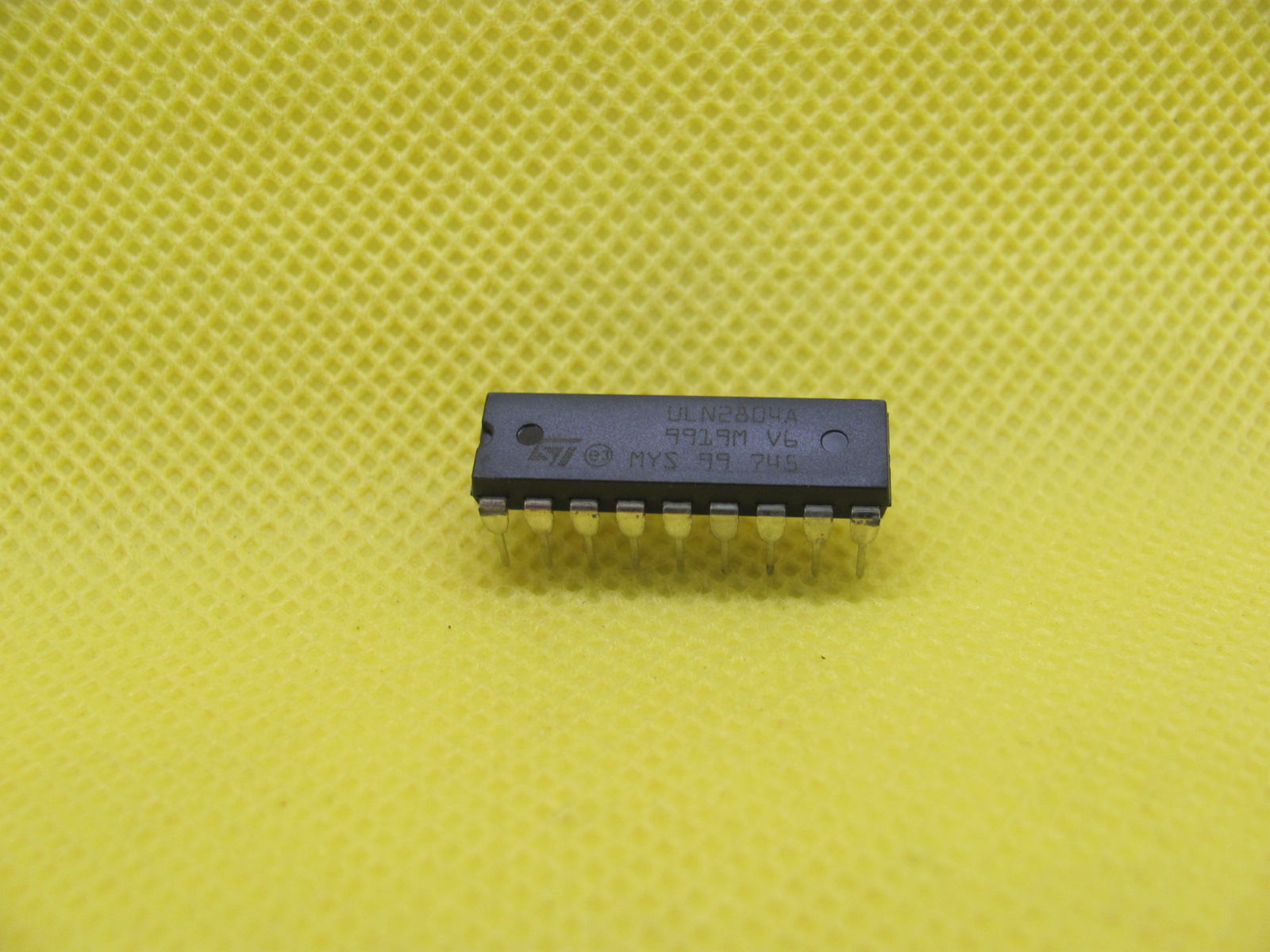 15368510742-uln2804a
